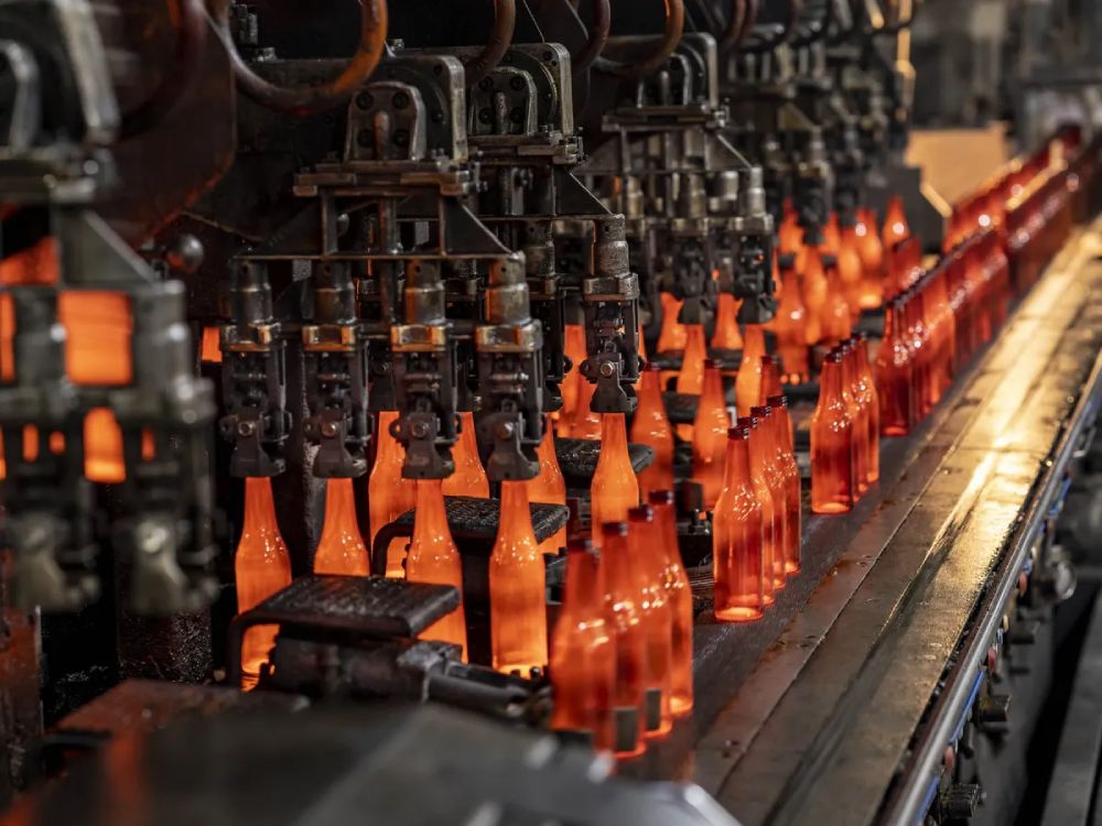 Glass and Bottle Manufacturers - Middle East